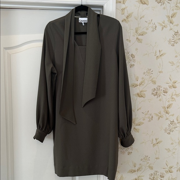 Ganni Dresses & Skirts - Ganni Olive Green Long Sleeve Tie-Neck Dress size 6 with detachable scarf